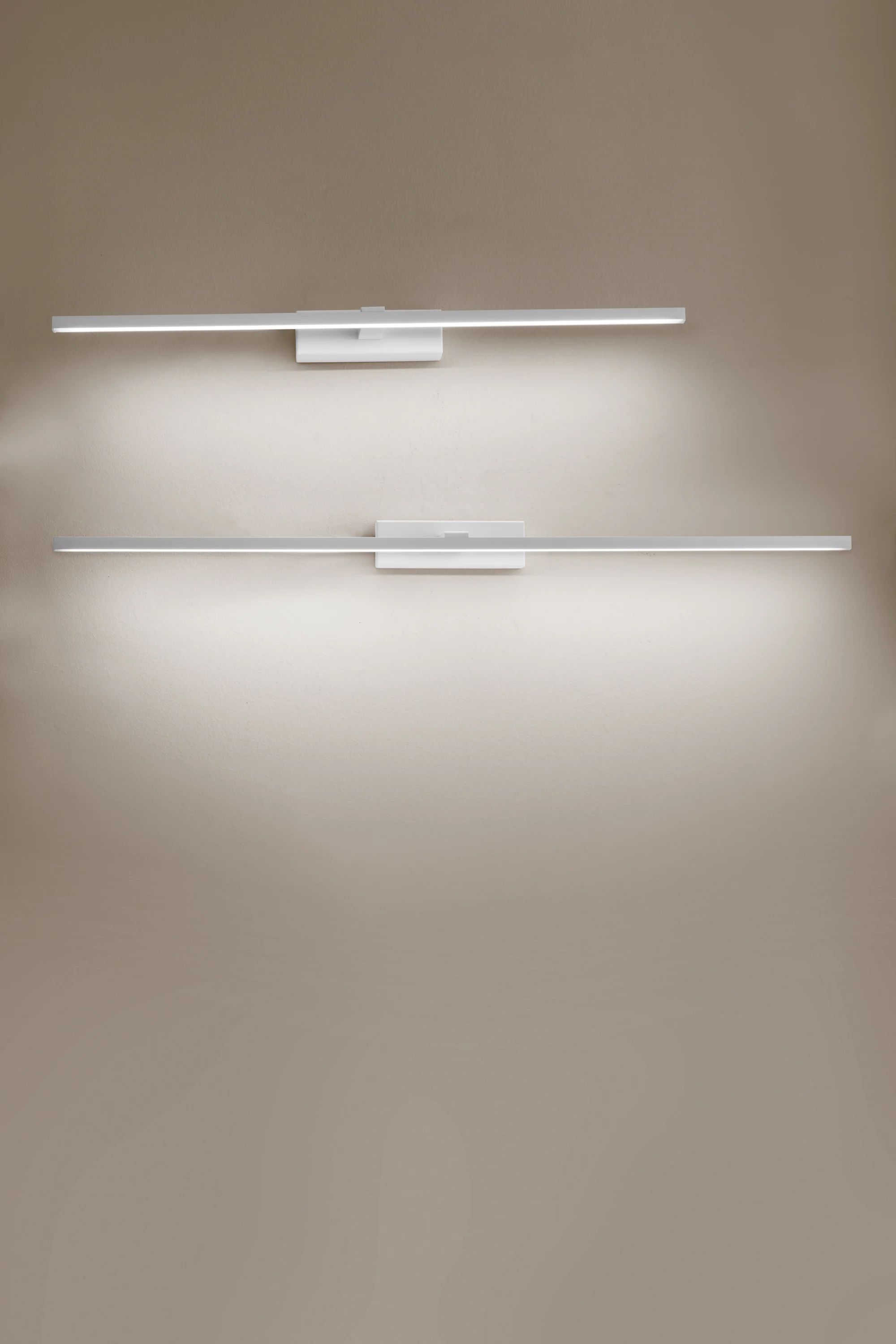 Applique Mirror - Bianco